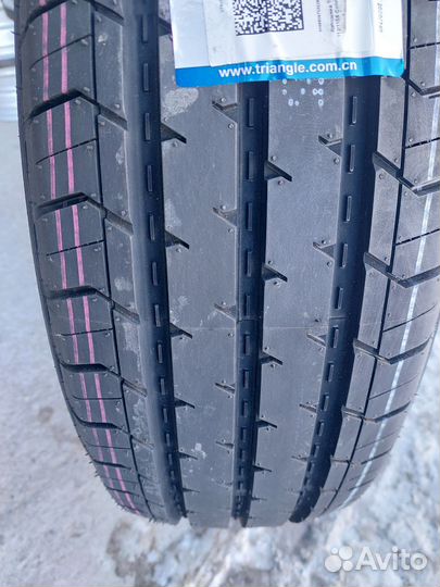 Triangle Connex Van TV701 225/70 R15C 112S