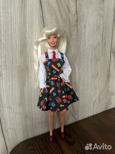 Барби Teacher Barbie