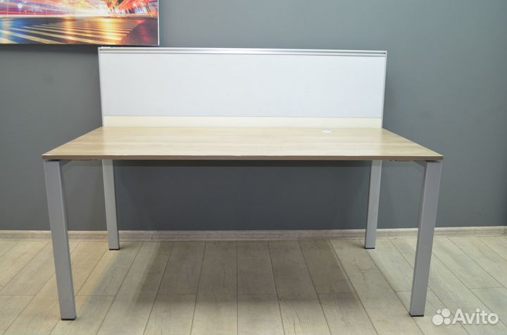 Стол письменный на металлокаркасе Bene, Австрия