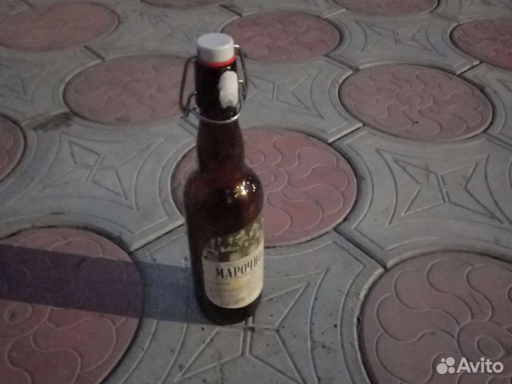 Бутылка с бугельной крышкой