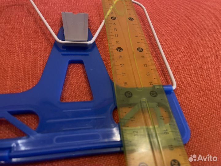 Подставка для книг