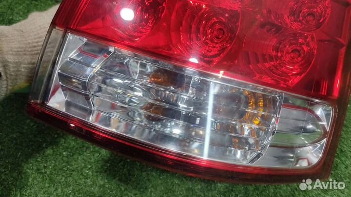 Фонарь задний наружный правый Citroen C-Crosser 2