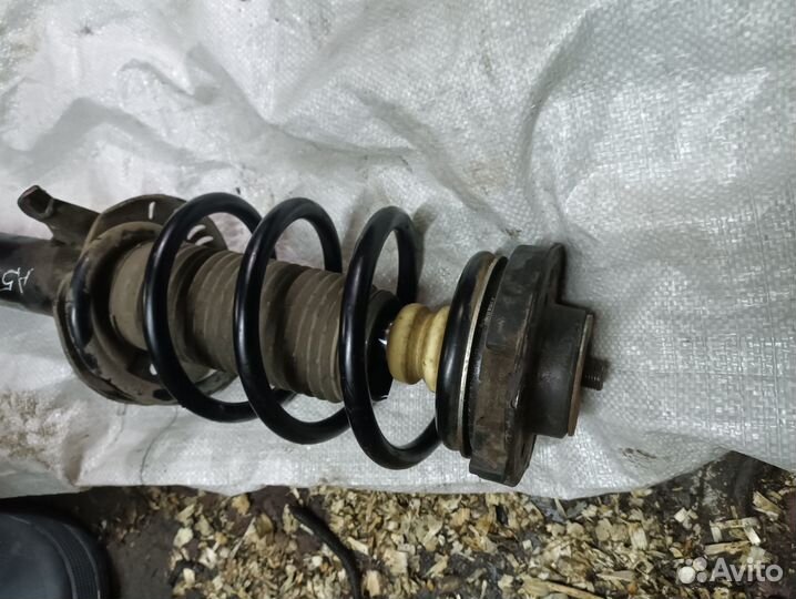 Передняя левая стойка Skoda Octavia A5 RS