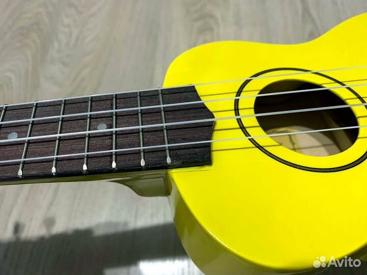 Martin Romas MR-21/YW укулеле сопрано желтая