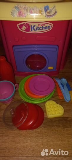 Кухня игрушечная + набор посуды