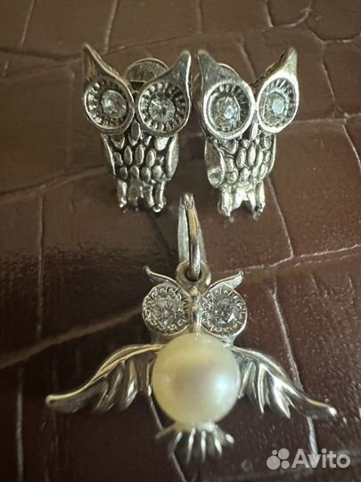 Серьги и подвеска 