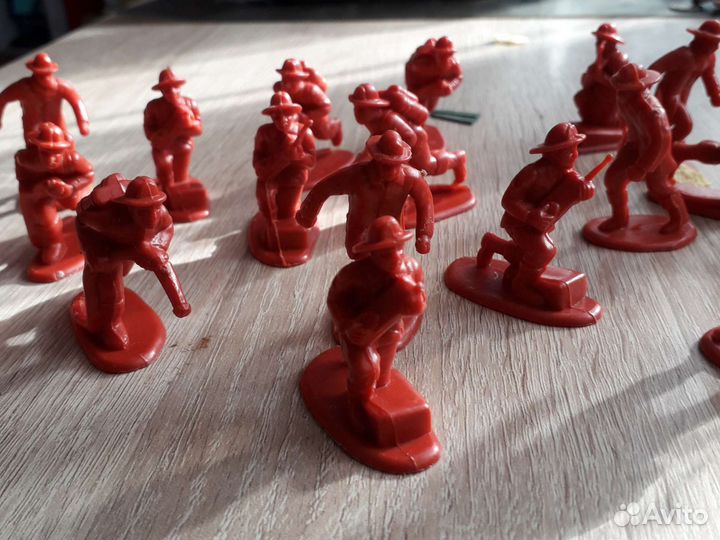 Игрушки Солдатики пожарники