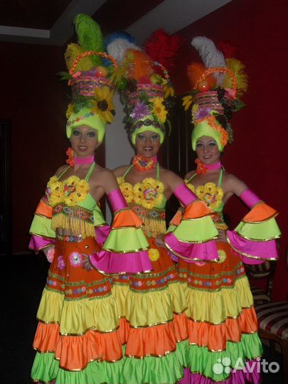 Распродажа сценических костюмов