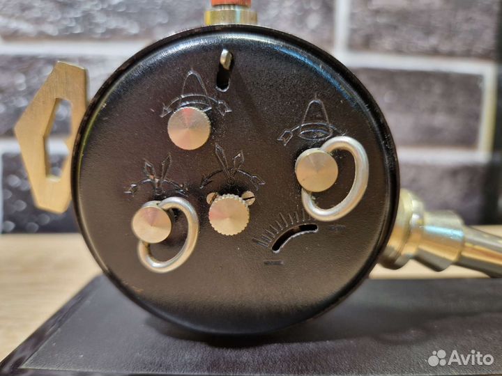 К.1771 Часы будильник Слава СССР 11 камней