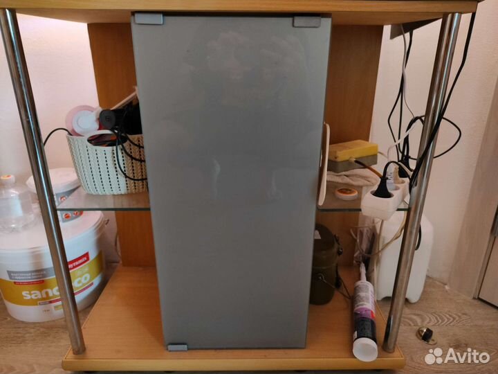 Аквариум с тумбой, рыбками и 1 фильтром