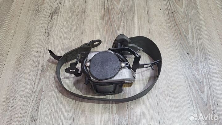 Ремень безопасности перед Kia Spectra Лев