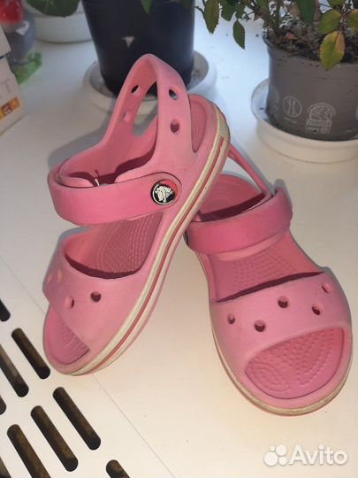 Сандалии Crocs