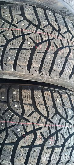 Bridgestone Blizzak Spike-02 SUV 235/55 R17