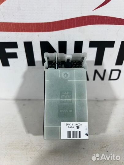 Блок кнопок стеклоподъёмника Infiniti Q70/M Y51