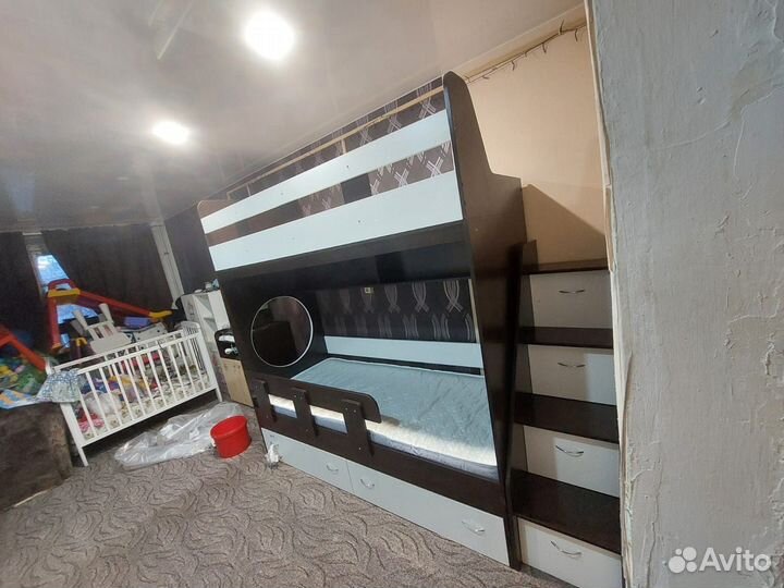 Кровать детская двухъярусная