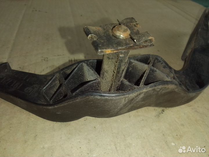 Педаль газа Volkswagen Passat B 3