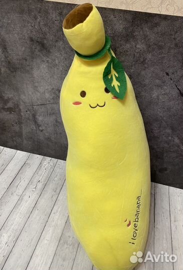 Мягкие игрушки:Акула,банан,осьминожки,стич
