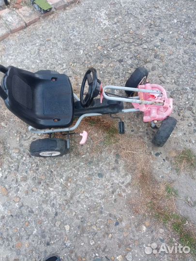 Детская педальная машина