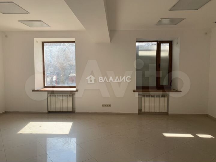 Сдам торговое помещение, 70 м²