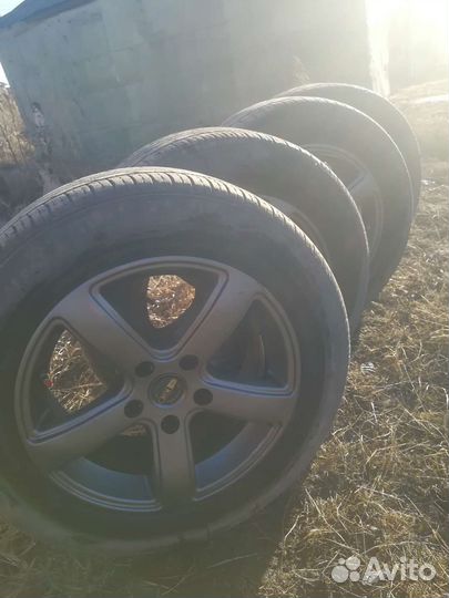 Kumho Eco Solus KL21 215/60 R16