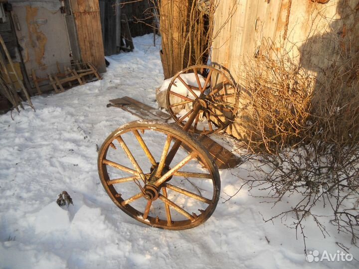 Колеса железные от телеги на оси только самовывоз