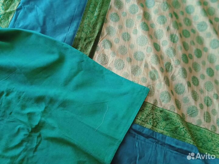 Покрывало на кровать новое с 4 наволочками