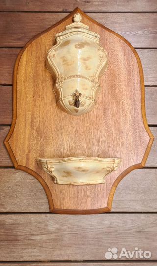 Фонтан рукомойник Франция