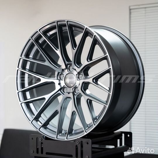 Radical EVO-2 20x9 + 20x10.5 5x112 Gloss Graphite