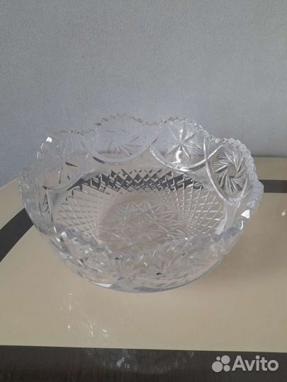 Большая хрустальная ваза