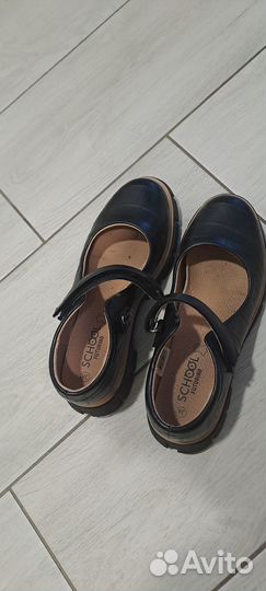 Продам школьные туфли