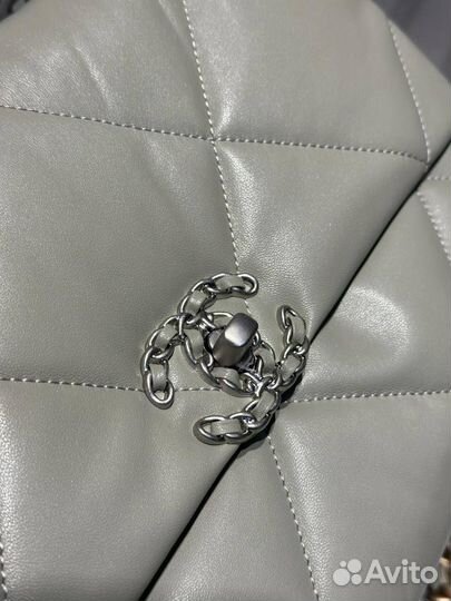 Сумка женская Chanel 19