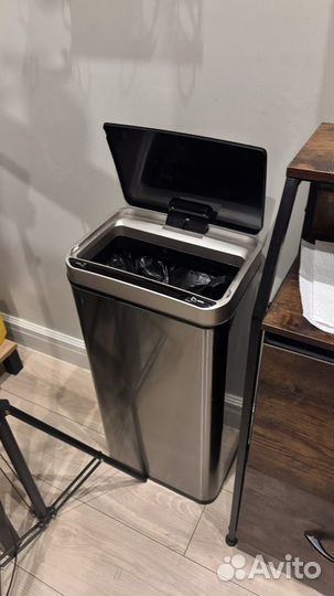 Сенсорное мусорное ведро