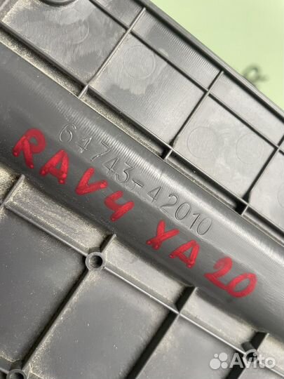 Пластик багажника toyota rav 4 xa20