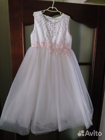 Нарядное платье