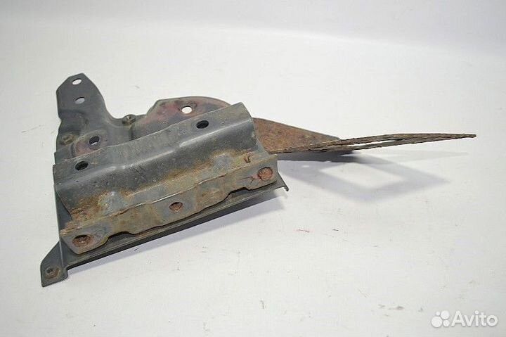 Кронштейн кабины, передний правый iveco Stralis (0