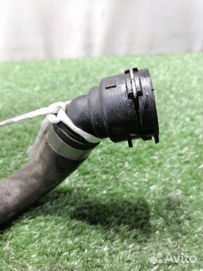 Патрубок системы охлаждения Mercedes-Benz S-Class