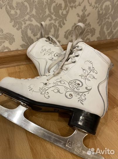 Коньки фигурные 35 размер