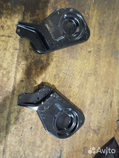 Нижние чашки передних пружин Нива