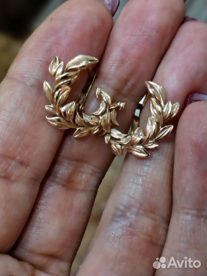 Золотые серьги