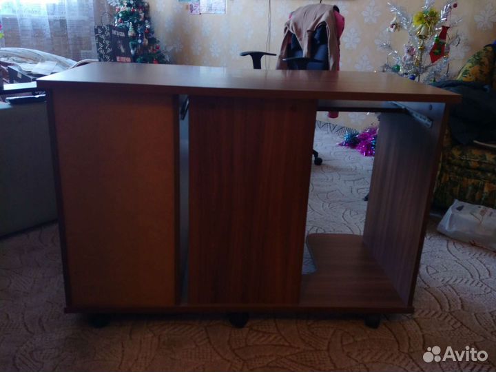 Письменный стол для школьника новый