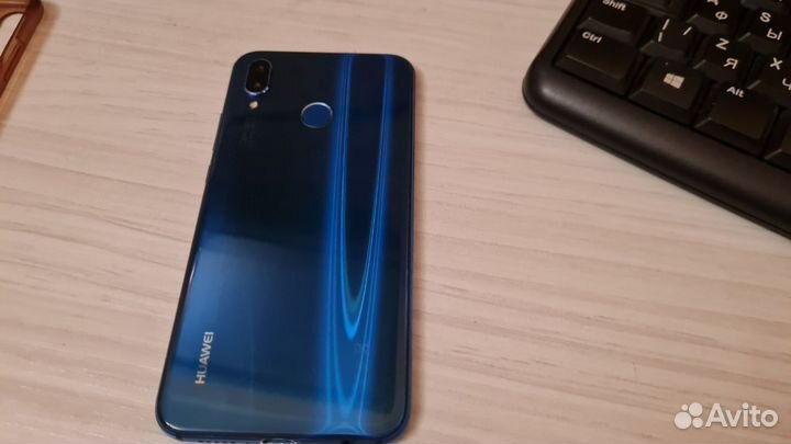 Смартфон Huawei P20 Lite