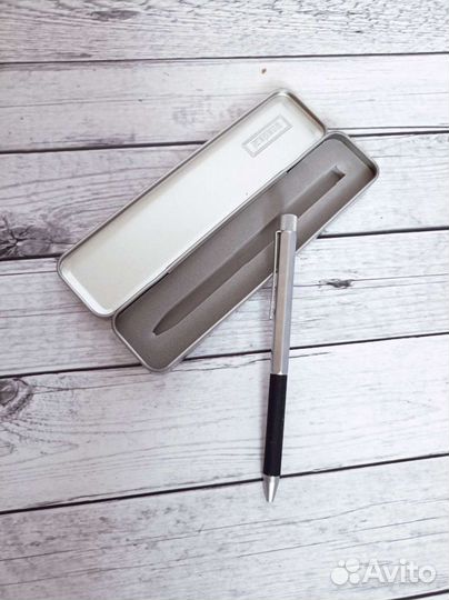 Iceberg новая шариковая ручка в кейсе