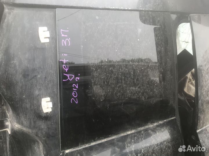 Стекло глухое левое Skoda Yeti 1