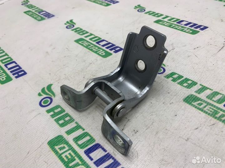 Петля двери задняя левая Mazda 3 BP PE / P5 2019