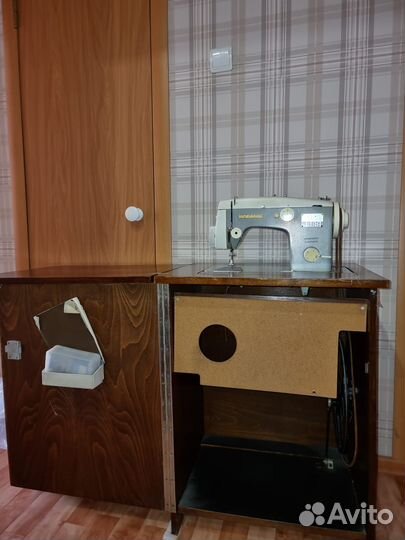 Швейная машинаVeritas