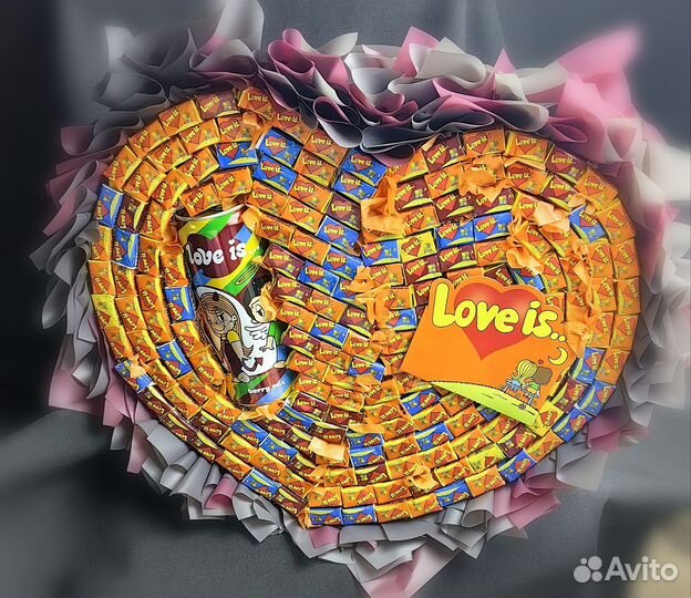 Букет из жвачек Love is