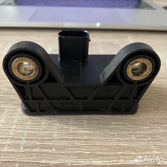 Датчик ускорения Опель Астра H GM 13257072