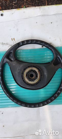 Рулевое колесо Nissan avenir 1992