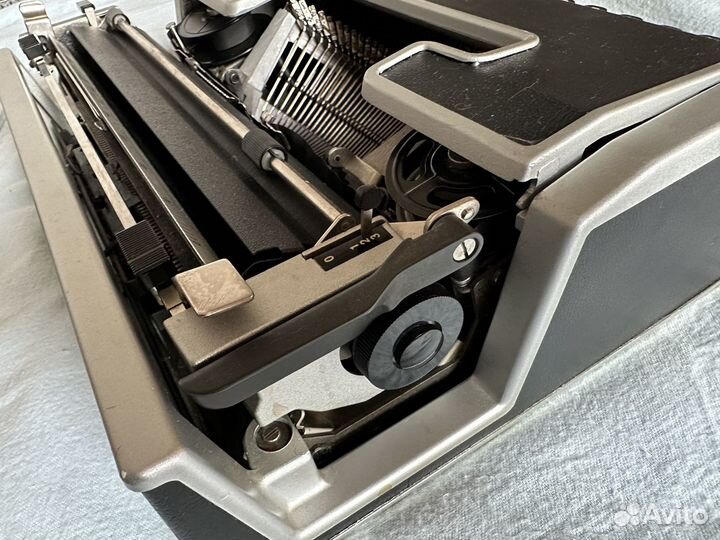 Печатная машинка Olivetti Lettera DL (1965)