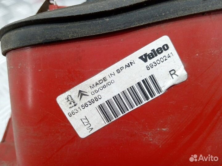 Фонарь задний для Peugeot-Citroen Picasso 6351N0